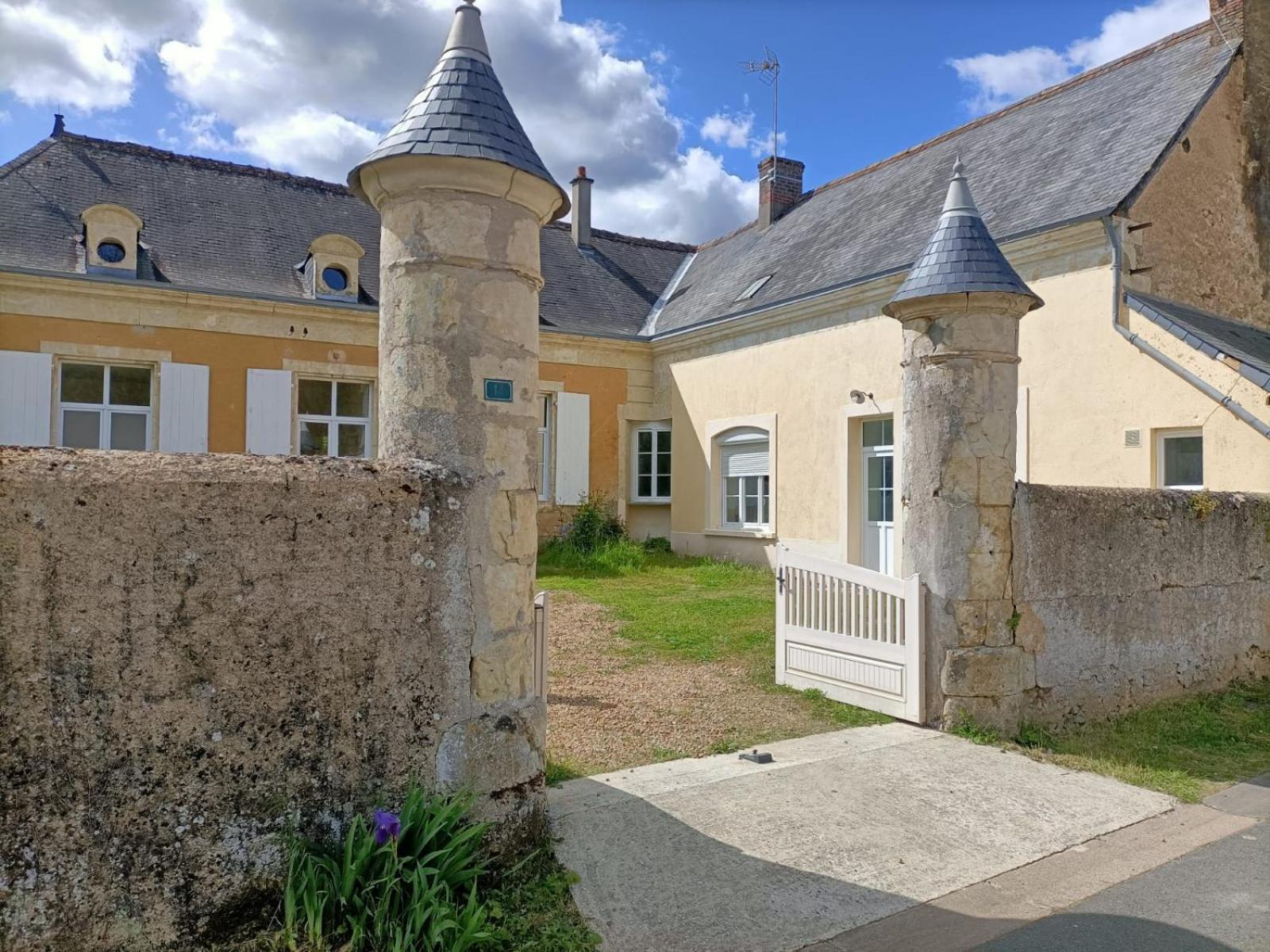 Domaine De L'Etangsort Hotel Courdemanche  Exterior photo